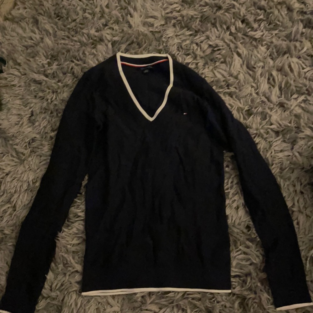 Tommy Hilfiger XXS v-neck sweater